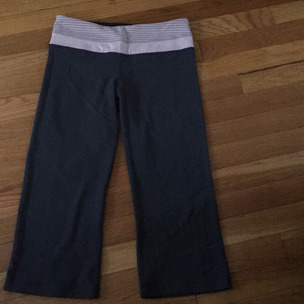 Lululemon reversible capri length pants